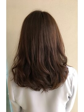 ロンド 銀座(Lond) 柔らかアッシュベージュセミディ 担当 本田奈穂美