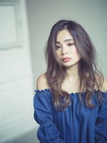 ウィーブシャイン (Weve SHINE) センターパートで大人ロング