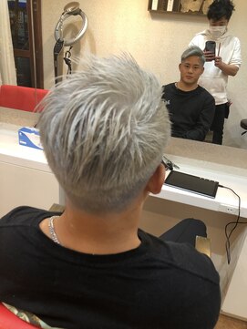 ヘアガーデンリゾートグランツ 淵野辺(Hair Garden Resort Glanz) プラチナシルバー