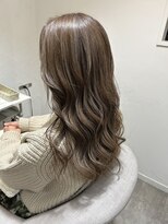 コソラ(KOSORA)&nbsp;白髪ぼかしフルハイライト