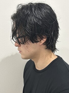 ヒュイル バイ ニアウ(Hwyl by Niau) メンズマッシュセンターパートスパイラルパーマニュアンスパーマ