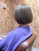 レンカ バイ レオネ(renca by LEONE)&nbsp;丸みボブ/白髪ぼかしハイライト/ミルクティーベージュ琴似美容室