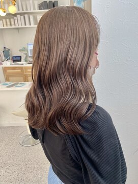 ロマーリ(LOMARLIE) 艶感アップ柔らかいミルクティーブラウン_イエベカラー