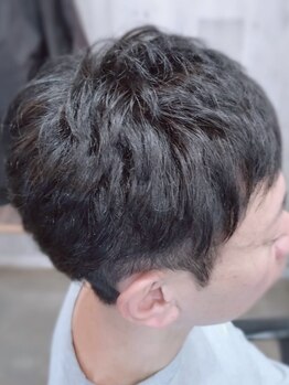 クローバー ヘアサロンの写真/忙しいビジネスマンの方にもオススメ☆お仕事帰りにも通いやすいのが嬉しい♪ON/OFFキマるスタイルをご提供