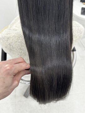 アイニ 天王寺アポロ店(aini) うる艶　ダークグレー　透け感　透明感