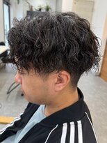 フゥ 宇都宮(FeU) 栃木緩め波巻きパーマシャドウパーマメンズセンターパートウルフ