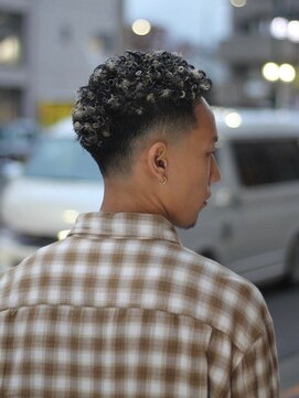 キングスマントーキョー 三鷹店(KINGSMAN TOKYO) アップバング / ツーブロック / スキンフェード[三鷹/バーバー]