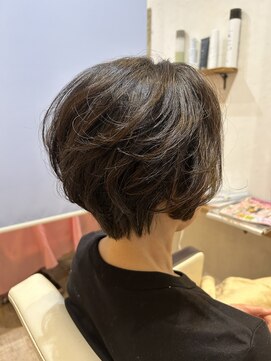 マイン ヘアアンドリラックス(mine) ボリューミーショートボブ