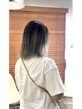 リフル 八王子(RIFULL) ハイライト　バレイヤージュ　ショート　レイヤー　髪質改善