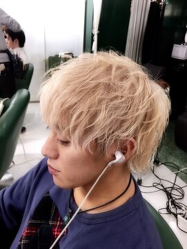 ヘアアンドメイク スタジオ ラプラス(HAIR&MAKE STUDIO rapLus) メンズカラー 『外人風ブロンドカラー』
