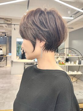 ジアン テラス(GIEN TERRASSE) #白髪ライト #ショートヘア #マッシュショート