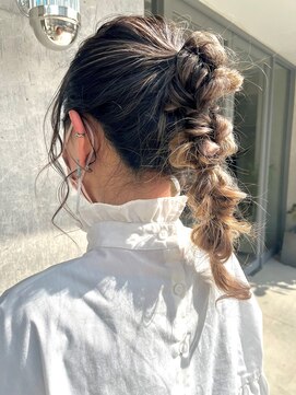 オークプラス(OAK plus+) 【OAK plus+】玉ねぎポニー×カジュアルアレンジ