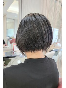 クオリス 赤塚店(QUALIS) 大人可愛い20代30代40代黒髪前下がりショートボブ丸みショート◎