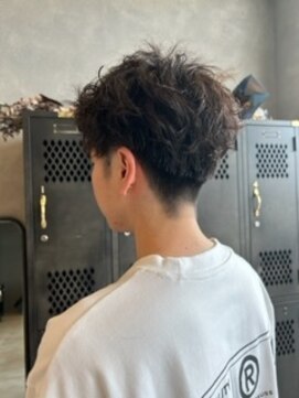 アチーブリス(achieve Liss) メンズ ふんわり無造作パーマ 刈り上げ 黒髪暗髪