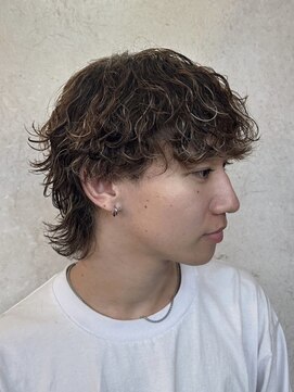 ビスクヘアデザイン(bisq hair design) パーマ　刈り上げ　2ブロック　ウルフ　スパイラルパーマ