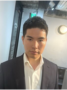 クオンヒール 淀屋橋店(QUON HEAL) スペインカール/スパイキーショート/フェザーパーマ/フェード