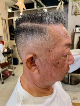 ハローズ(HELLOWS) #フェード#スキンフェード#刈り上げ#七三#バーバー#バリアート