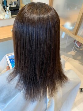 キオナ(Kiona) 【ビフォーアフター】艶髪ストレート