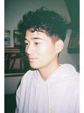 ヘアーコンセプト アイアイオ(HAIR CONCEPT iio) メンズショートパーマ