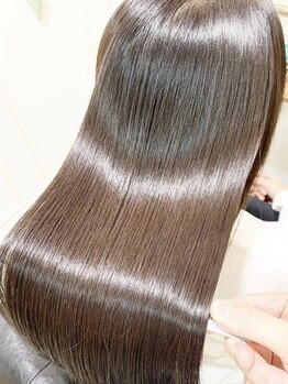 セレーネヘアー 難波店(Selene hair)の写真/【なんば駅3分】髪のお悩み解消！扱いやすい理想の美ストレートに＊髪質改善トリートメントも取扱い◎