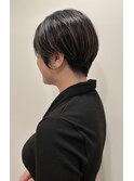 韓国風×刈り上げショートでつくる、丸みタイトな美シルエット