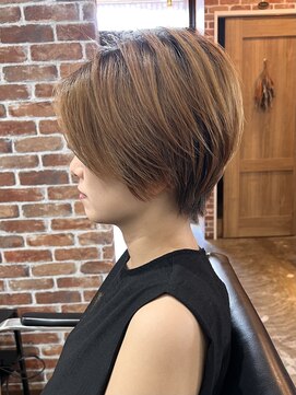 ヴィップルーム(viproom) 大人ボブレイヤーカットアッシュカラーダブルカラーおしゃれ女子