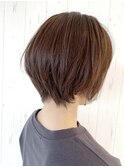 クセをまとめるショートスタイル
