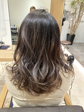 マイラ 銀座(myla) ジェシカライツのミルクティアッシュ抜け感ヘア【Yamaki】