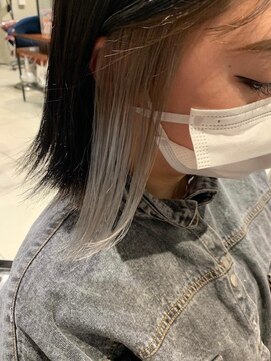 アースエレガンス 田町店(EARTH Elegance) ペールシルバーのイヤリングカラー