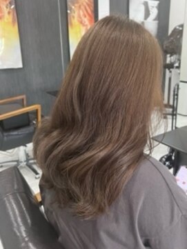 ディティール(Detail) 人気の色味でオシャレ上級者×艶グレージュ