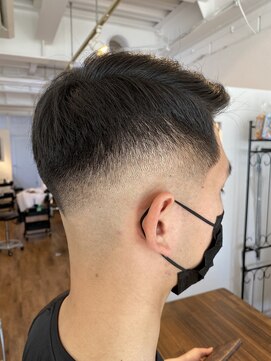 フリーダム(Freedom) 【坂本遼】サイドパートスキンフェード