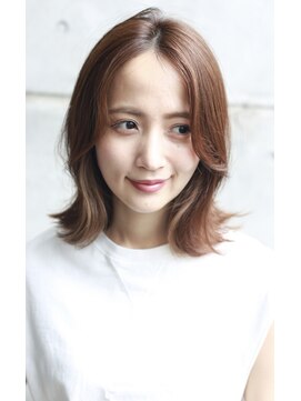 ルーカ 恵比寿(LU-CA) 30代40代50代 小顔ひし形レイヤーミディアム　【LU-CA恵比寿】