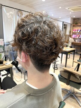 サラ(sarah) 刈り上げ/ツーブロ/スパイラルパーマ