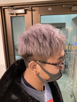 コワファーストナガサキシャンプーボーイ(COIFF1RST NAGASAKI SHAMPOO BOY) ブリーチ2回＋カラー