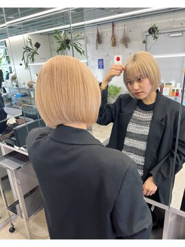 ビューズ オオサカ(VIEWS OSAKA) ブロンド×ミニボブ