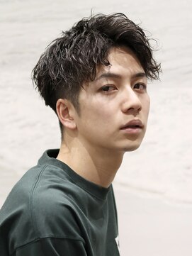 ヨシザワインク プレミアム 横浜 桜木町店(YOSHIZAWA Inc. PREMIUM) アップバング波巻きスパイラルショート刈り上げバーバー理容室