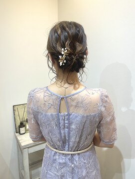 ブルームス アンジュ(Blooms Unge) おくれ毛いっぱいシニヨンヘアセット＊