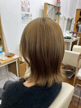 外ハネボブ20代30代40代ブリーチベージュカラー