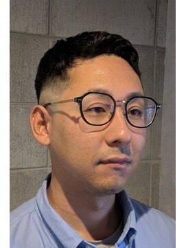 ワンワンオー バーバーショップ コンチネンタル(@110 BARBER SHOP continental) サイドパートフリンジカットミドルフェード