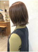大人 切りっぱなし 外ハネレイヤーボブ 小顔 ベージュカラー 