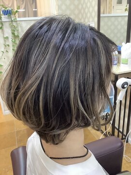 ビューテ(BIEUTE) バレイヤージュ(グレージュ)