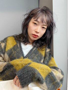 ニディー バイ デイジー(Nidee by Daisy) ラベンダー　インナーカラー　スモーキーグレージュ くびれヘア