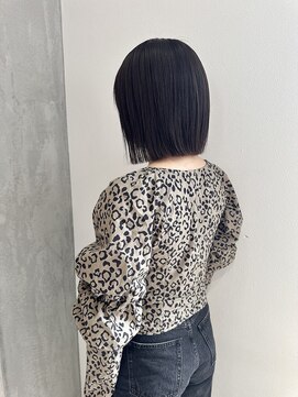 ヨーク(YOKE) YOKE 30代40代切りっぱなしボブぱつっとボブアッシュベージュ