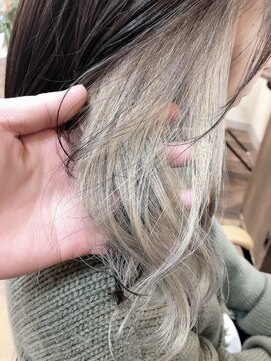 プリモ ココ 鍋島店(Primo coco.) デザインカラースタイル【ハーフインナーカラー】