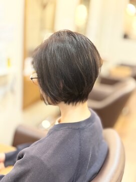 フリージア(freesia) 大人ショートボブ イメチェン ナチュラルボブ ひし形ボブ