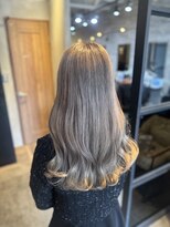 ロード(Road) 透明感ミルクティーグレージュ/ダブルカラー/犬飼慧