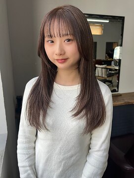 ロティー(loty) セミロング レイヤーカット ブラウンベージュ 透明感　10代20代