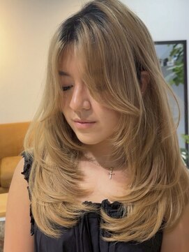 メリー オオサカ(Merly Osaka) 海外レイヤースタイル