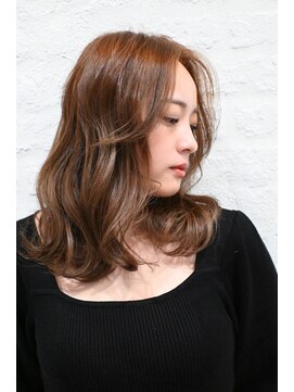 ブラウンカラー