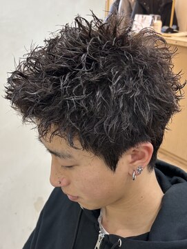 ボンドストーリールミエール(Bond Story lumiere) ツイストスパイラルピンパーマスパイキーショート刈り上げ眉毛